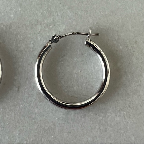 14k Solid White Gold Glossy Thin Hoop Earrings - Picture 8 of 13